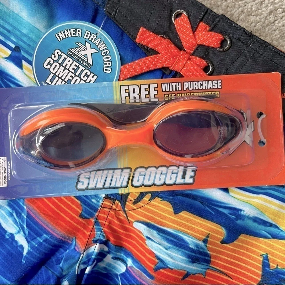 NWT ZeroXposur boys shark swim trunks with goggles size 4